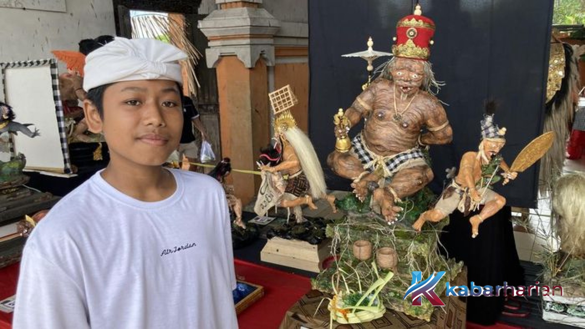 Kreativitas Tanpa Batas: Siswa SMKN 1 Klungkung Sulap Kulit Salak Jadi Mahakarya Ogoh-Ogoh Mini di Festival Semarapura