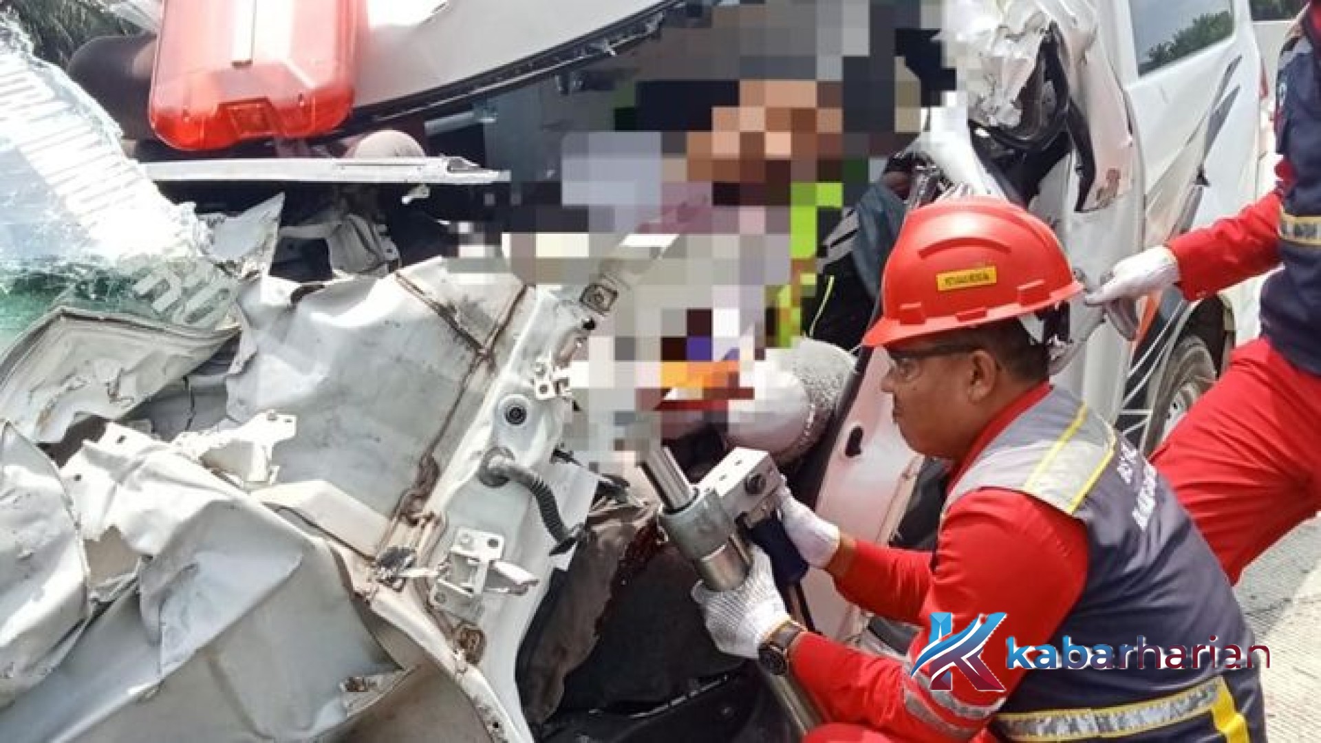 Tragedi Maut di Tol Tebing Tinggi: Ambulans Pembawa Jenazah Hantam Truk, Dua Orang Meninggal Dunia