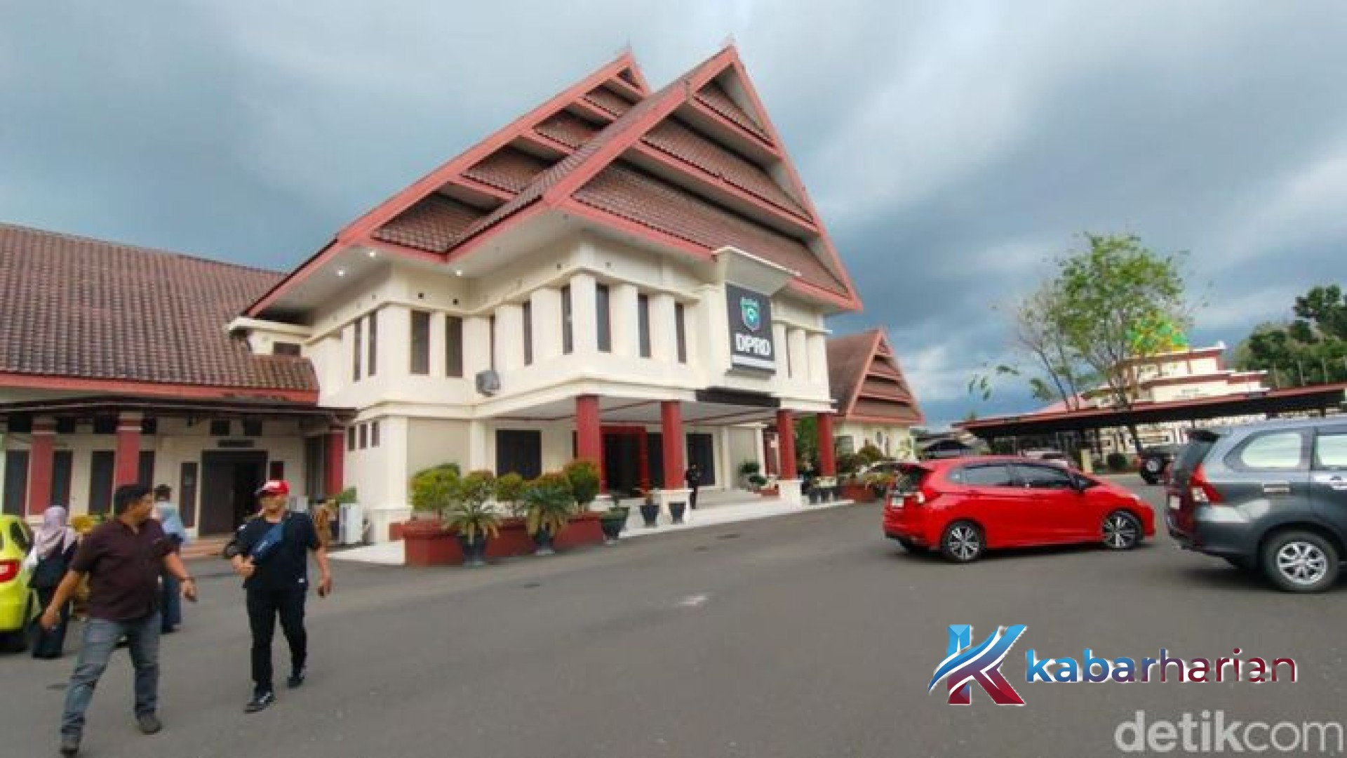 Kritik Publik Menang, Rencana Plesiran Berkedok Studi Tiru 21 Istri Anggota DPRD Pangkep ke Bali Resmi Dibatalkan