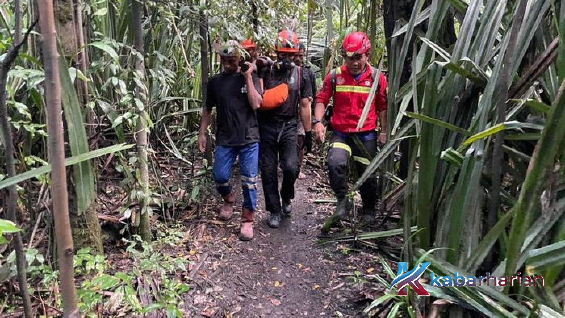 Duka di Puncak Dukono: Evakuasi Tragis Tiga Pendaki dan Investigasi Kelalaian Jalur Ilegal