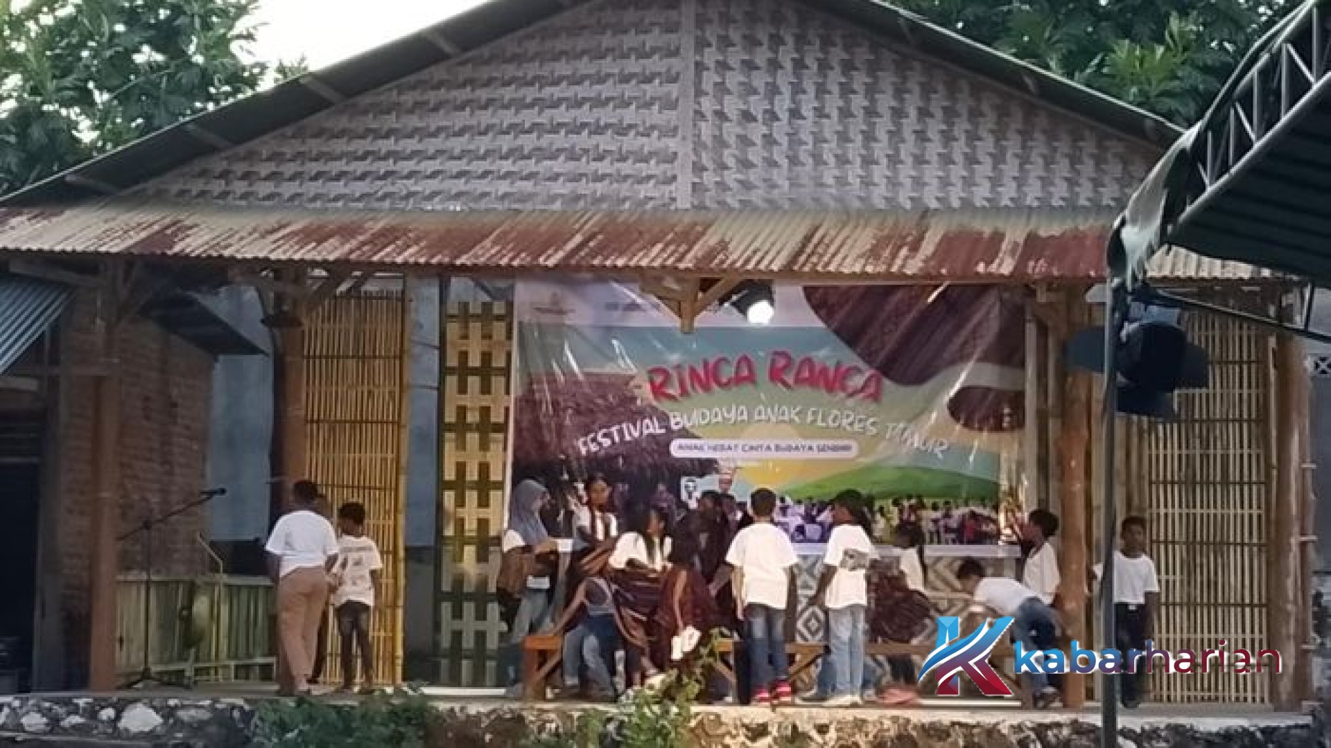 Melacak Jejak Lamaholot di Pesisir Asam Satu: Rinca Ranca Festival dan Misi Besar Mengasuh Budaya Sejak Dini