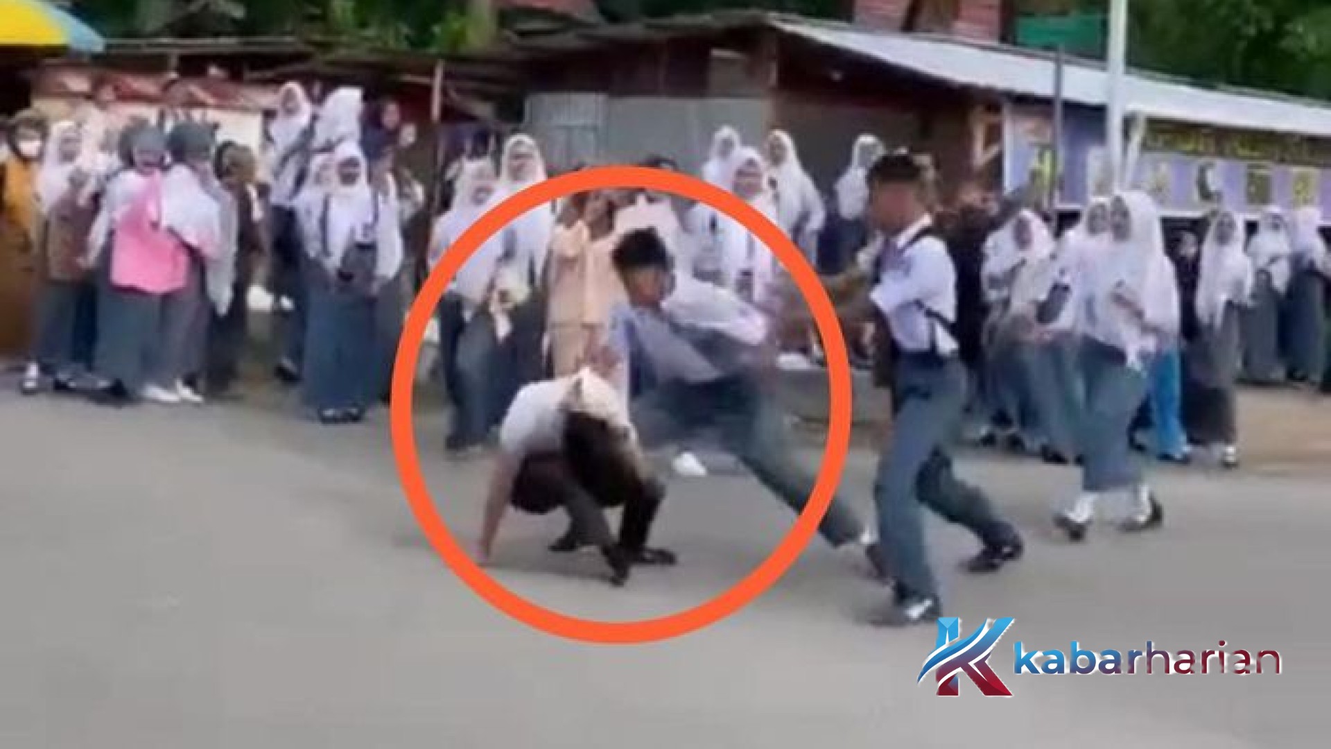 Tragedi di Balik Pagar Sekolah: Kronologi 8 Siswa SMK 1 Polewali Keroyok Satpam Akibat Tak Terima Ditegur