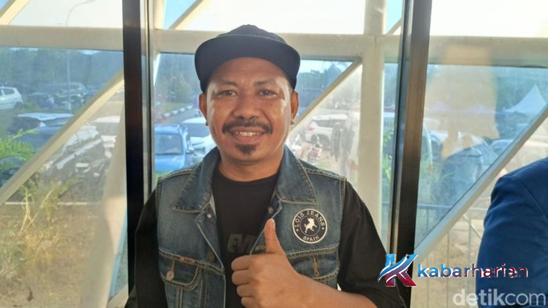 Kisah di Balik Viralitas ‘Lu Kenal Veronika Ko’: Transformasi Ferry Klau dari Komedian Malaka Menjadi Fenomena Musik Berbasis AI