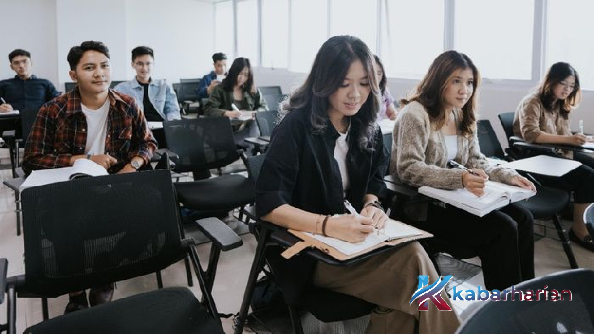 Meniti Karier Sejak Bangku Kuliah: Panduan Lengkap Membangun Personal Branding yang Kokoh dan Autentik