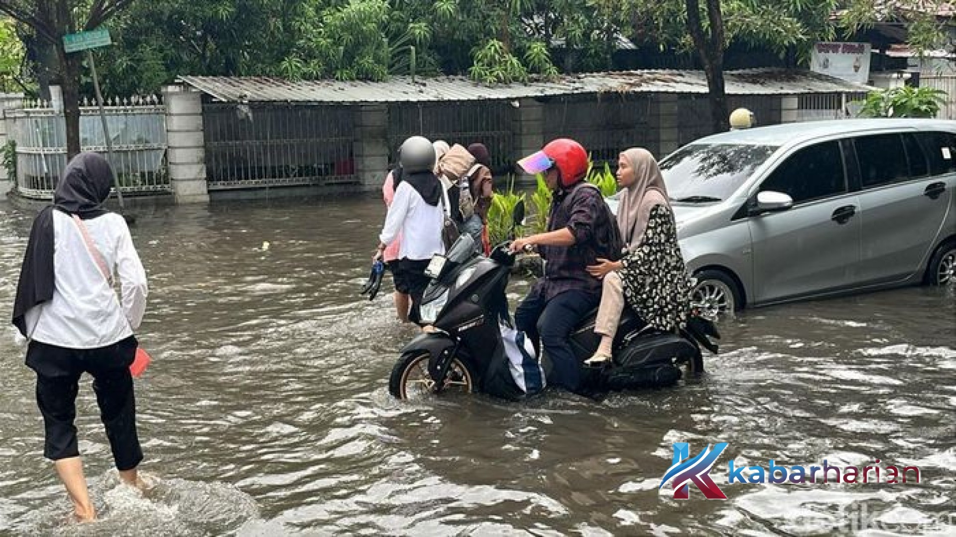 Misteri Hujan “Salah Musim” di Makassar: Menguak Dalang di Balik Cuaca Ekstrem Saat Kemarau