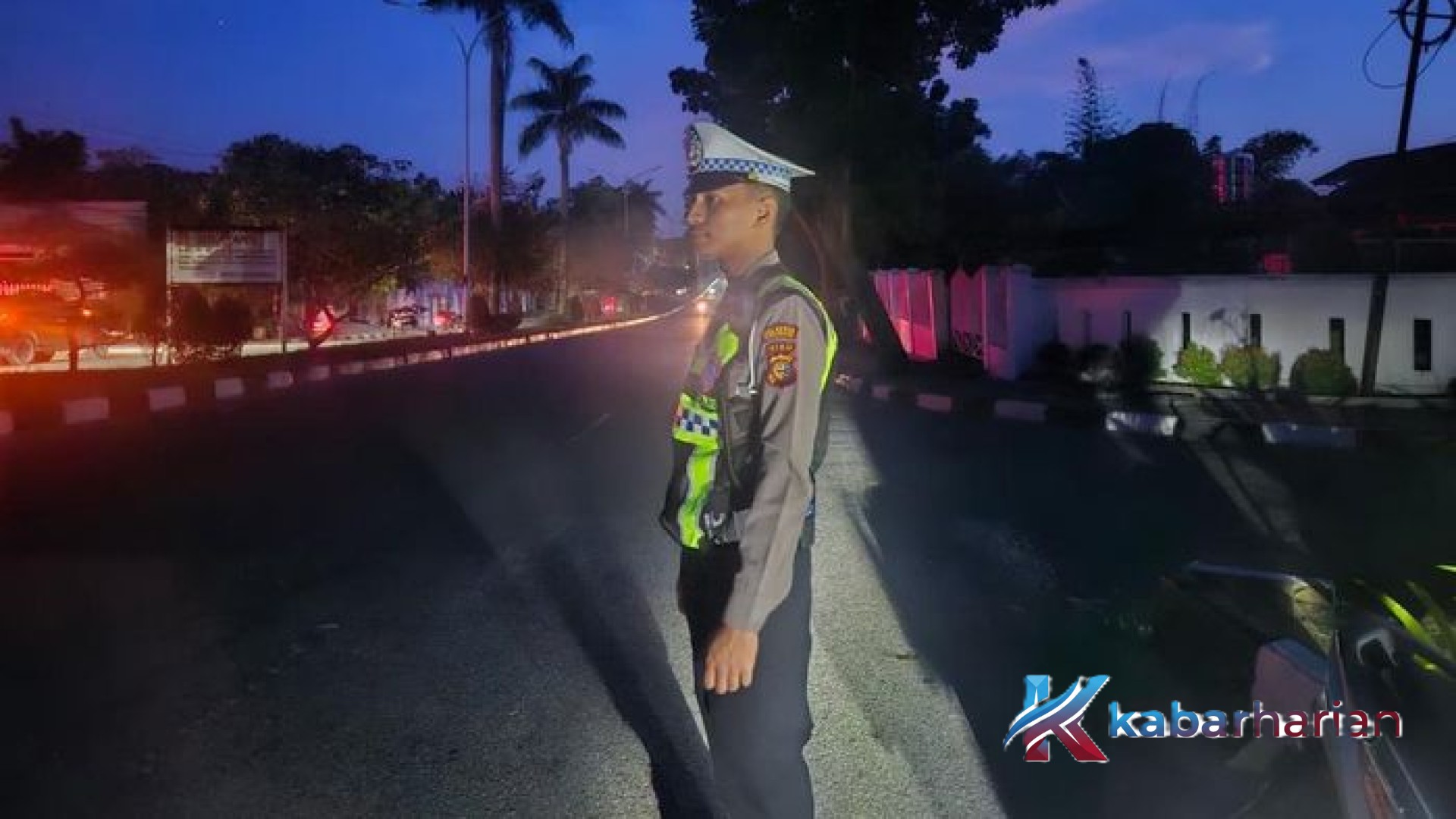 Riau Gelap Gulita: Respon Cepat Polda Riau Terjunkan Team RAGA dan Polantas Demi Keamanan Warga