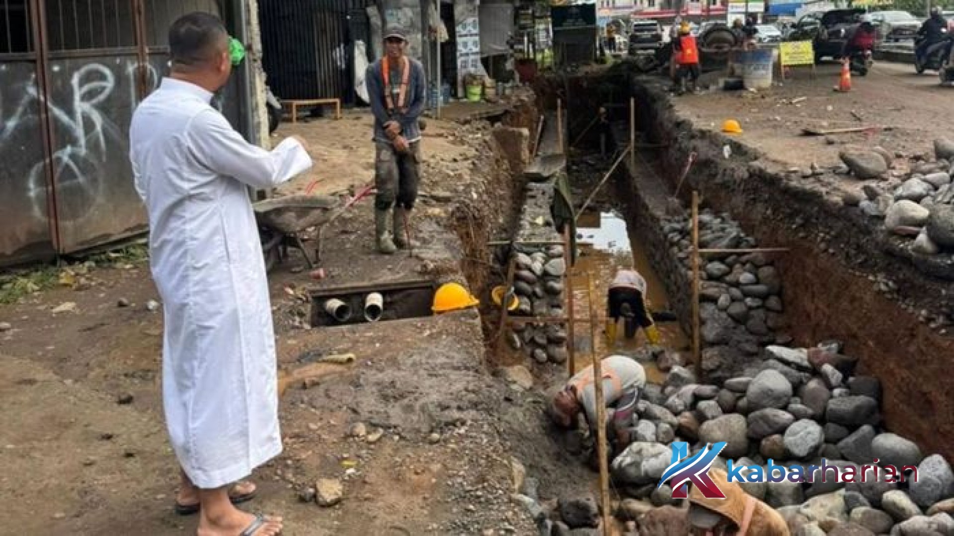 Progres Signifikan! Gubernur Andi Sudirman Pastikan Proyek Jalan Hertasning Makassar Rampung Sesuai Target dengan Sistem Drainase Terintegrasi