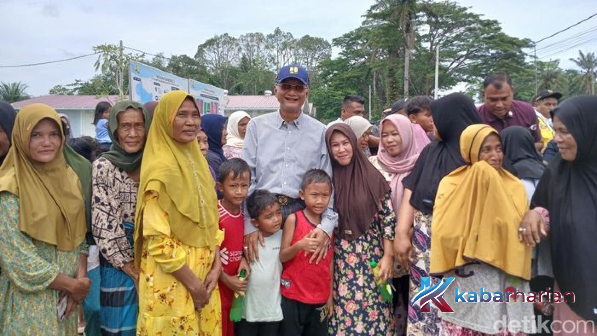 Aspirasi di Balik Bilik Huntara: Warga Aceh Tamiang Tagih Fasilitas Dasar kepada Menteri PU